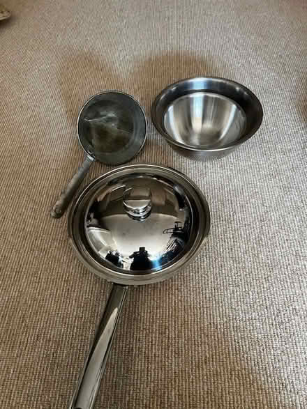 Photo of free Pan, 2 bowls and sieve (SW4) #1