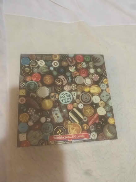 Photo of free 500 piece button jigsaw (West Reading RG1) #1