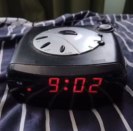Photo of free FM Radio Alarm Clock (Turnpike Lane N15) #1