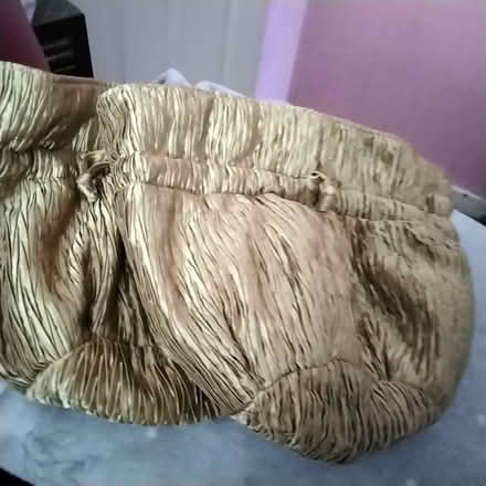 Photo of free gold makeup bags (Marton Bank FY3) #2
