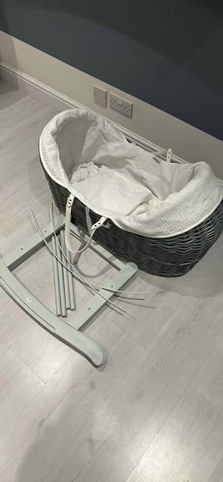 Photo of free Moses basket with Rocking Stand (ME15) #3