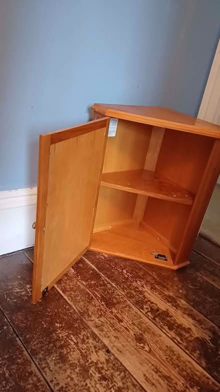 Photo of free Small corner bathroom cabinet (Charlton OX12) #2