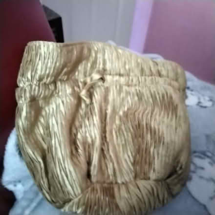 Photo of free gold makeup bags (Marton Bank FY3) #1