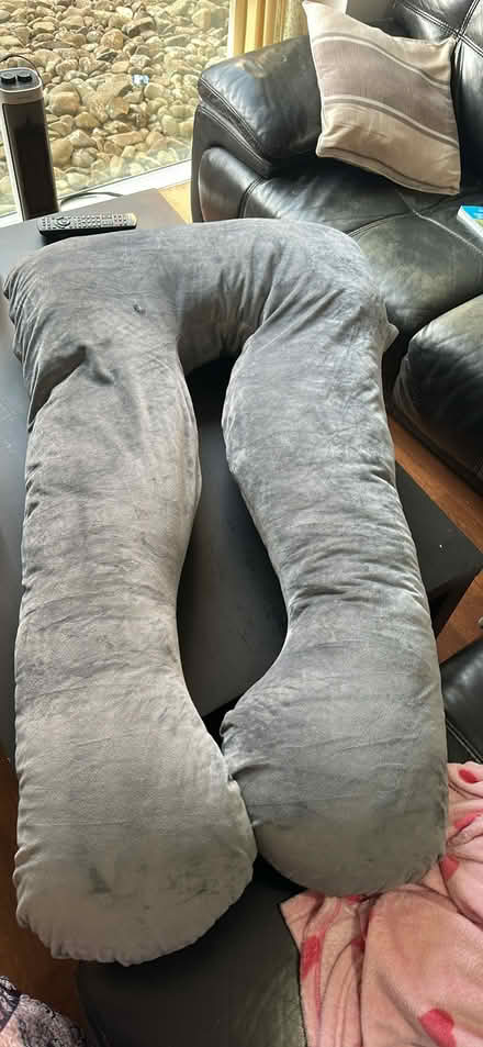 Photo of free Pregnancy pillow (B16) #1