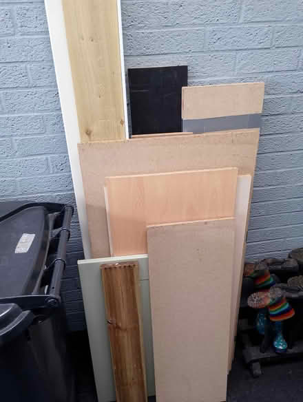 Photo of free Various pieces of wood/chipboard (DE72 3BT) #1
