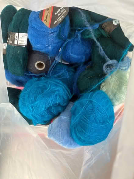 Photo of free Mohair type wools (B45) #1