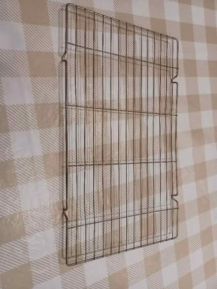 Photo of free Cake cooling wire (Fareham PO16) #1