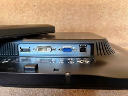 Photo of free HP LA2006x LCD TFT 20 inch monitor (Linslade LU7) #3