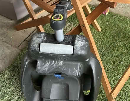 Photo of free Car seat base (Wheatley Bracknell RG12) #1