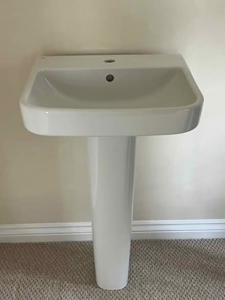 Photo of free Ideal Standard single tap hole sink & pedestal (Presteigne LD8) #1