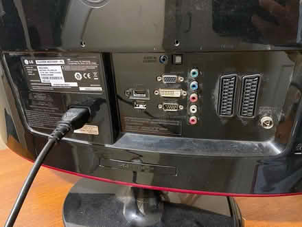 Photo of free 22 inch screen (Aldershot) #2