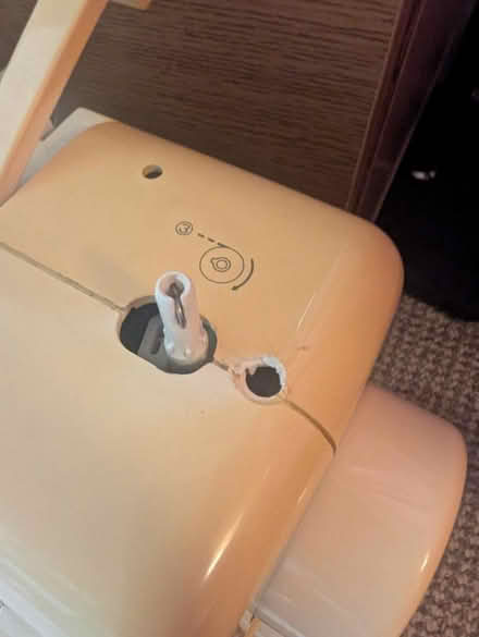 Photo of free Broken sewing machine (CO2, Hythe) #2