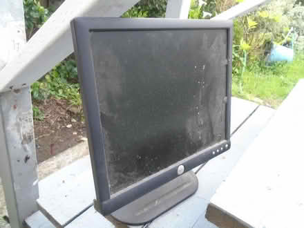 Photo of free vga dell monitor -- small (longfellow n oakland) #3