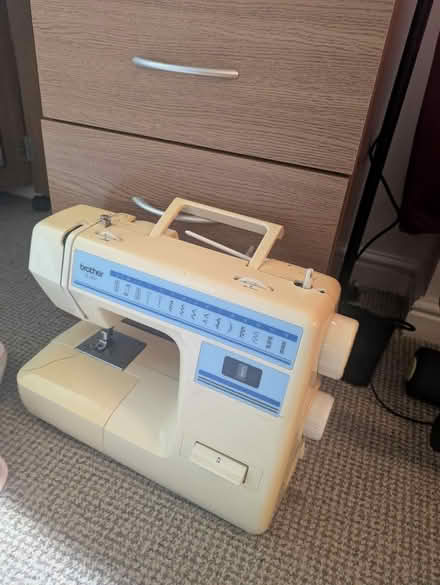Photo of free Broken sewing machine (CO2, Hythe) #1