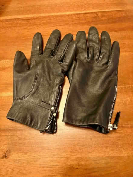 Photo of free Leather gloves for small hands (Upper Sydenham SE26) #1