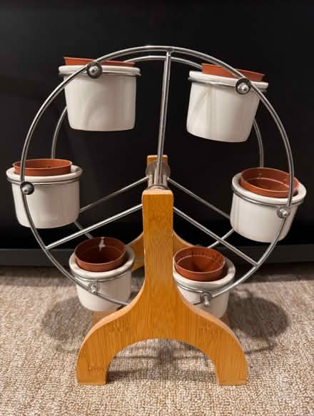 Photo of free Succulent ferris wheel planter (Purley CR8) #1