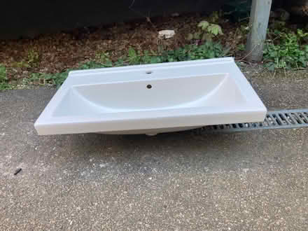 Photo of free Porcelain Sink Basin (SE23) #1