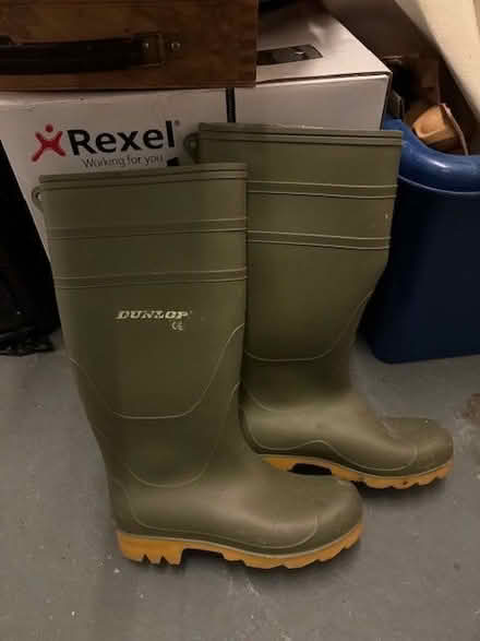 Photo of free Dunlop Wellington Boots - Size 6 (Spring Grove TW7) #1