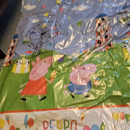 Photo of free Peppa pig tablecloth (EH4) #1