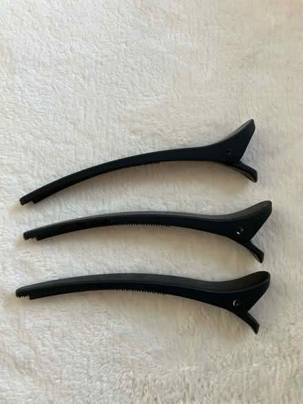 Photo of free 3 plastic hair clips (SW8 Wandsworth Road) #1