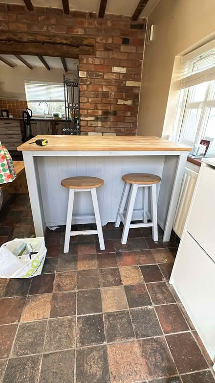 Photo of free breakfast bar-some damage to chair (Tamworth) #1