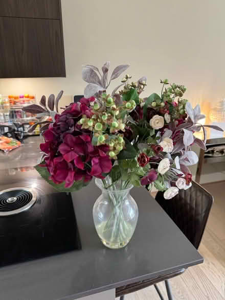 Photo of free Vase with artificial flowers (HG3) #2