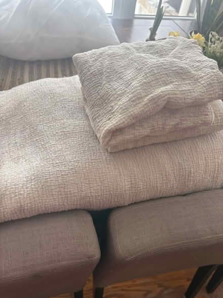 Photo of free King duvet cover /shams - Cotton (Kanata Lakes) #1