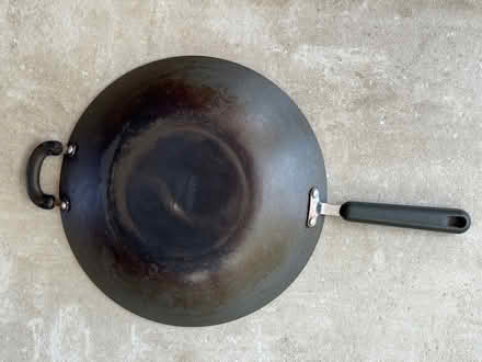 Photo of free Circulon Wok with lid: 36cm / 14” (East Marden) #3
