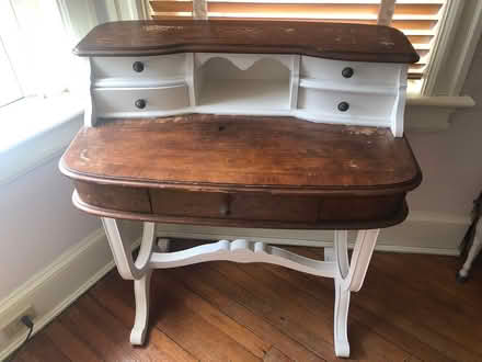 Photo of free Small writing desk (Mount pleasant) #1