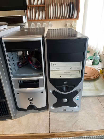 Photo of free PCs and monitors (CV11) #3