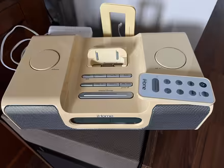 Photo of free iHome iPod speaker set (South Surrey, BC) #1