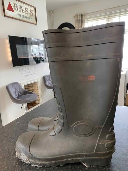 Photo of free Size 11 welly boots (DE15) #2