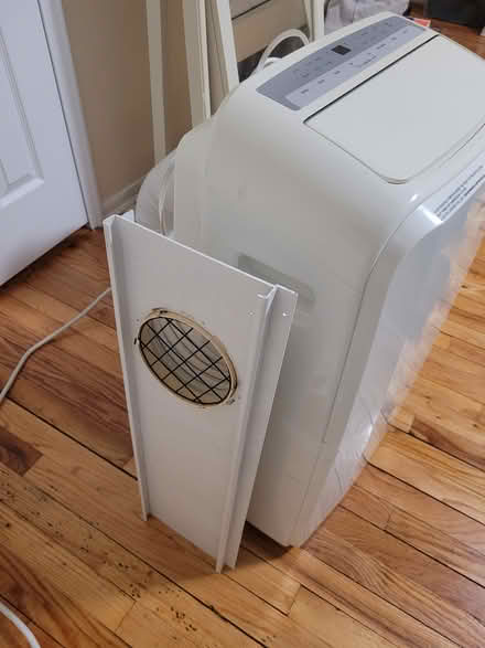 Photo of free Portable Air Conditioner (Dobbs Ferry, NY) #1