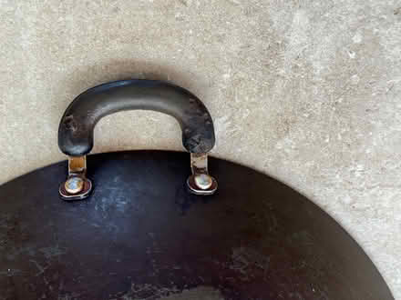 Photo of free Circulon Wok with lid: 36cm / 14” (East Marden) #4