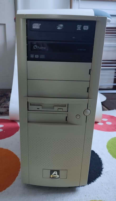 Photo of free Tower PC, peripherals, hard drives, etc (Tufnell Park N7) #1