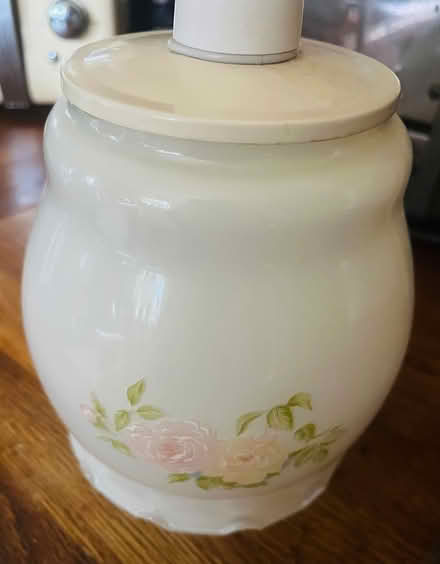 Photo of free Pendant light fitting and glass shade (Fairfield LA1) #4