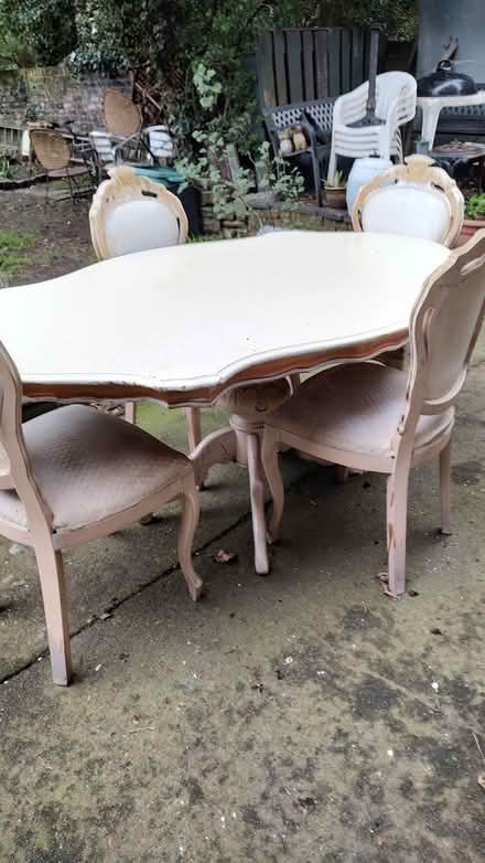 Photo of free Large table and 4 chairs (L20) #4