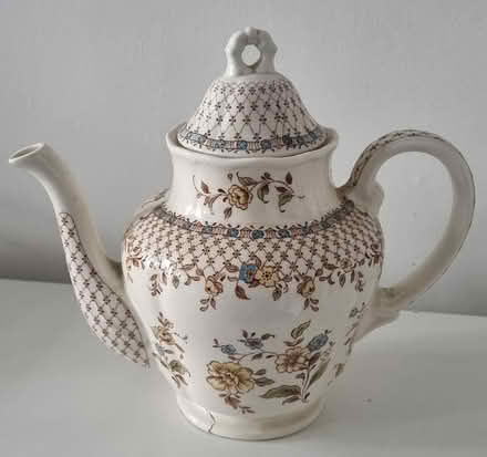 Photo of free Decorative China Pot (Broken) (Oxgangs EH13) #1