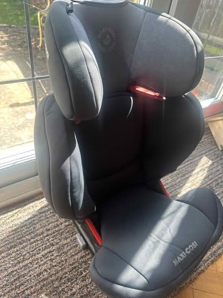 Photo of free Maxi Cosi Car seat - ISO fix (Maiden Erlegh Nature Reserve RG6) #1
