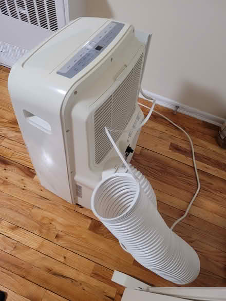 Photo of free Portable Air Conditioner (Dobbs Ferry, NY) #2