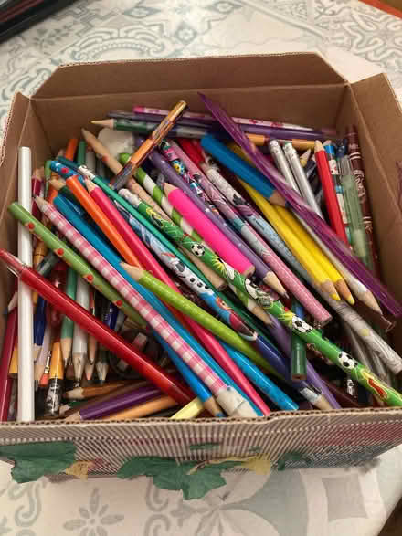 Photo of free Box of pencils, crayons, and other stationery (Peachcroft OX14) #1