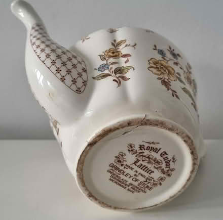 Photo of free Decorative China Pot (Broken) (Oxgangs EH13) #3