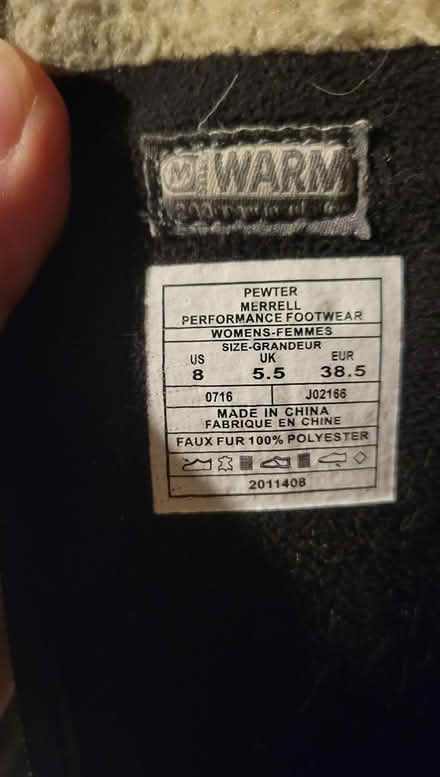 Photo of free Size 8 winter boots (Manor park) #2