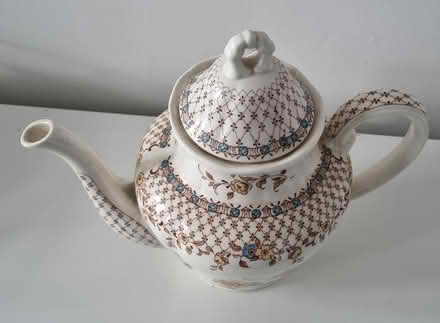 Photo of free Decorative China Pot (Broken) (Oxgangs EH13) #2