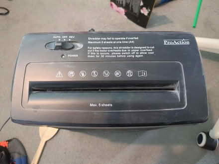 Photo of free Office shredder (Manor Estate, Hemel. HP3) #1