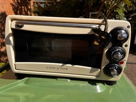 Photo of free Small Electric Oven (Clapham SW4) #1