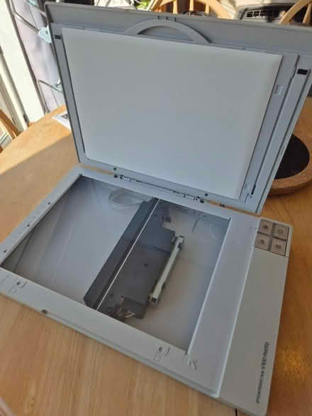Photo of free Epson V100 flatbed scanner (Harley Shute TN38) #2