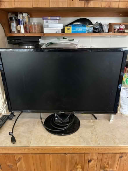 Photo of free PCs and monitors (CV11) #4