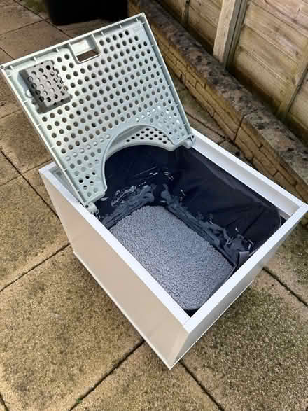 Photo of free New Jump On Cat Litter box - Omelet (Kings Langley WD4) #3