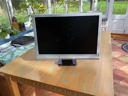Photo of free 222in. LCD Monitor (Laptop/PC) with speakers (Forest Hill OX33) #1